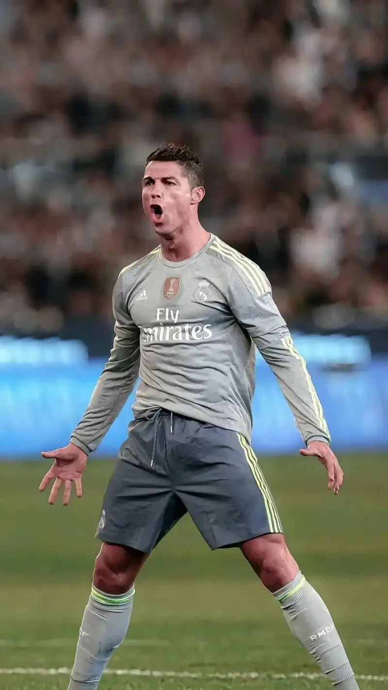 hình nền điện thoại ronaldo khi ăn mừng