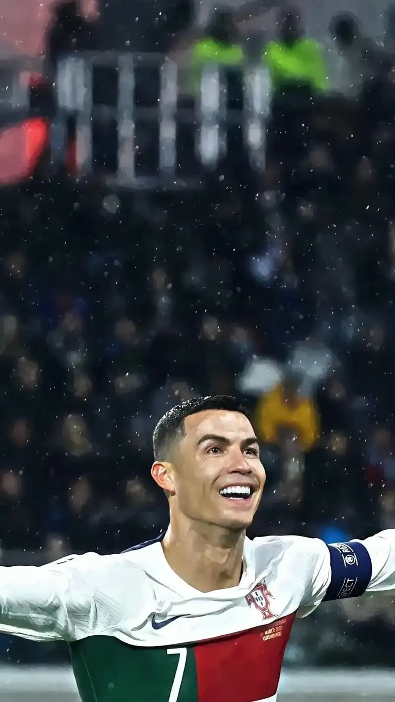 hình nền ronaldo cho điện thoại tự hào