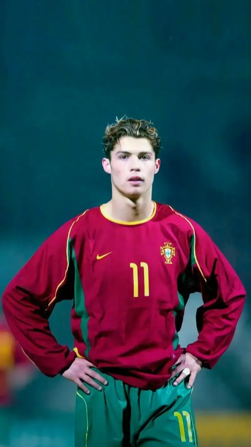 ảnh ronaldo làm hình nền điện thoại lúc trẻ