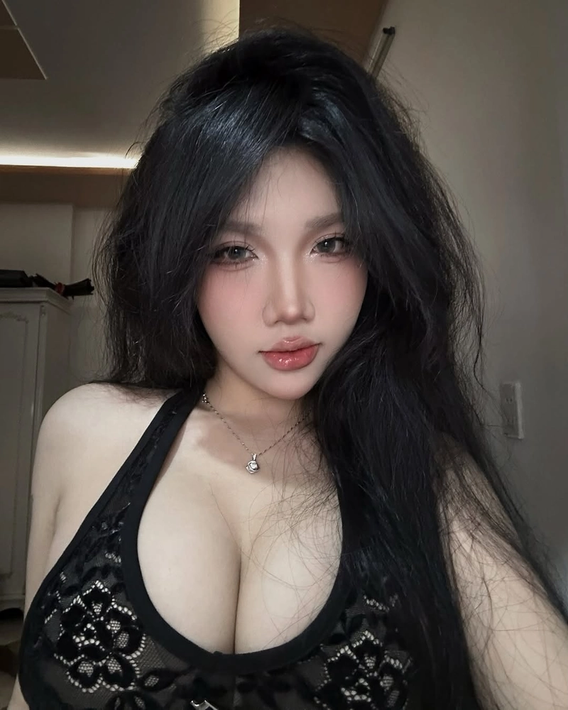gái xinh ngực to mông bự facebook​