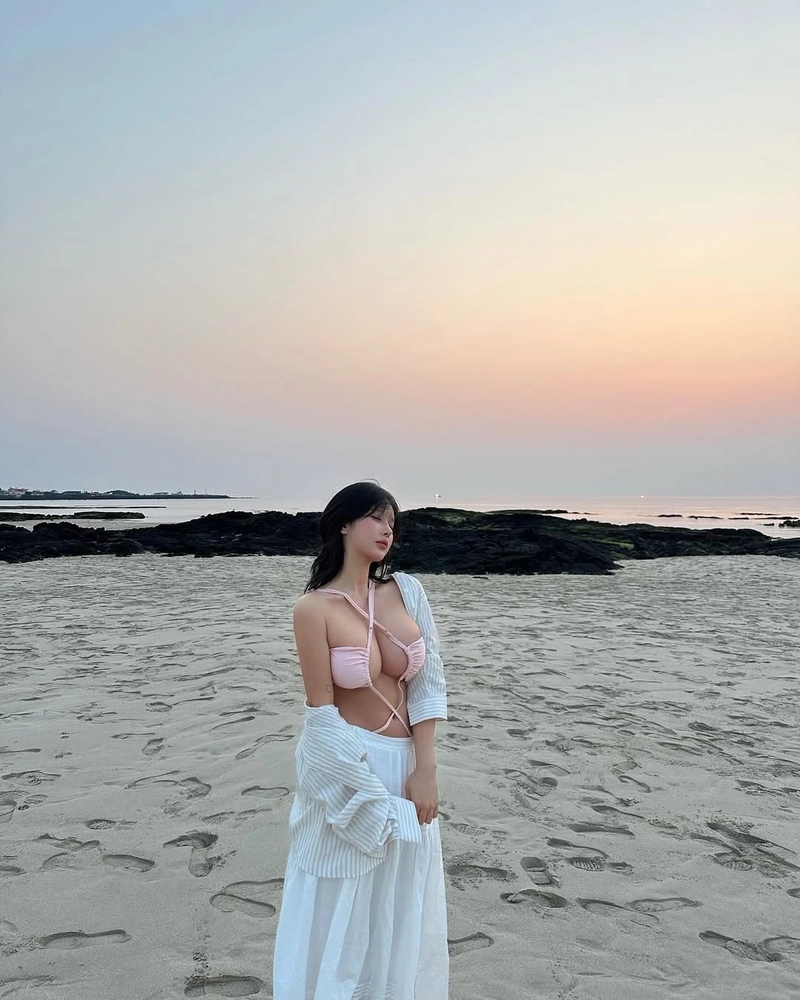 gái xinh ngực to​ vú bự