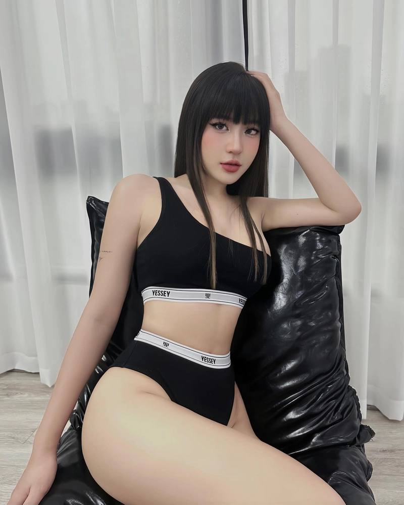 ảnh gái xinh mông to sexy