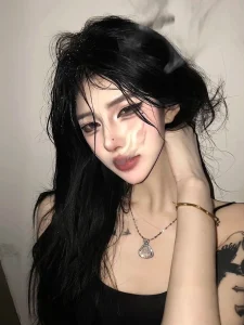 ảnh gái ngầu tạo dáng cool