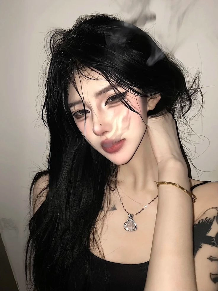 ảnh gái ngầu tạo dáng cool 