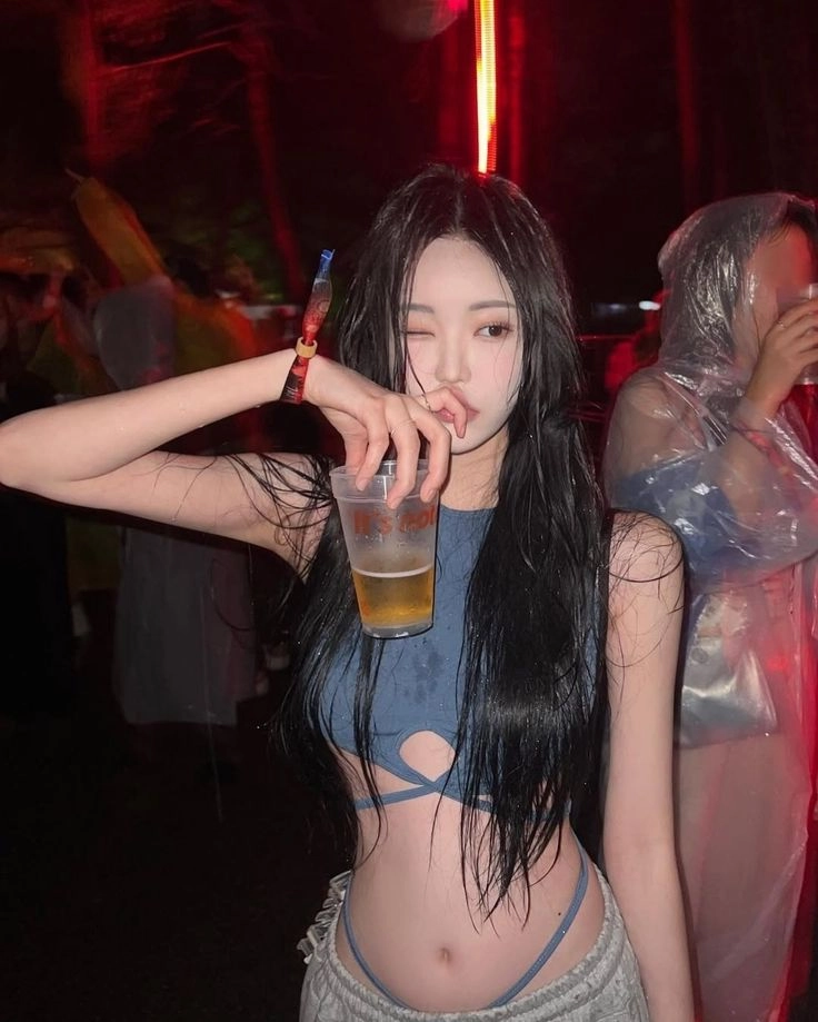 ảnh gái xinh che mặt ngầu cá tính 