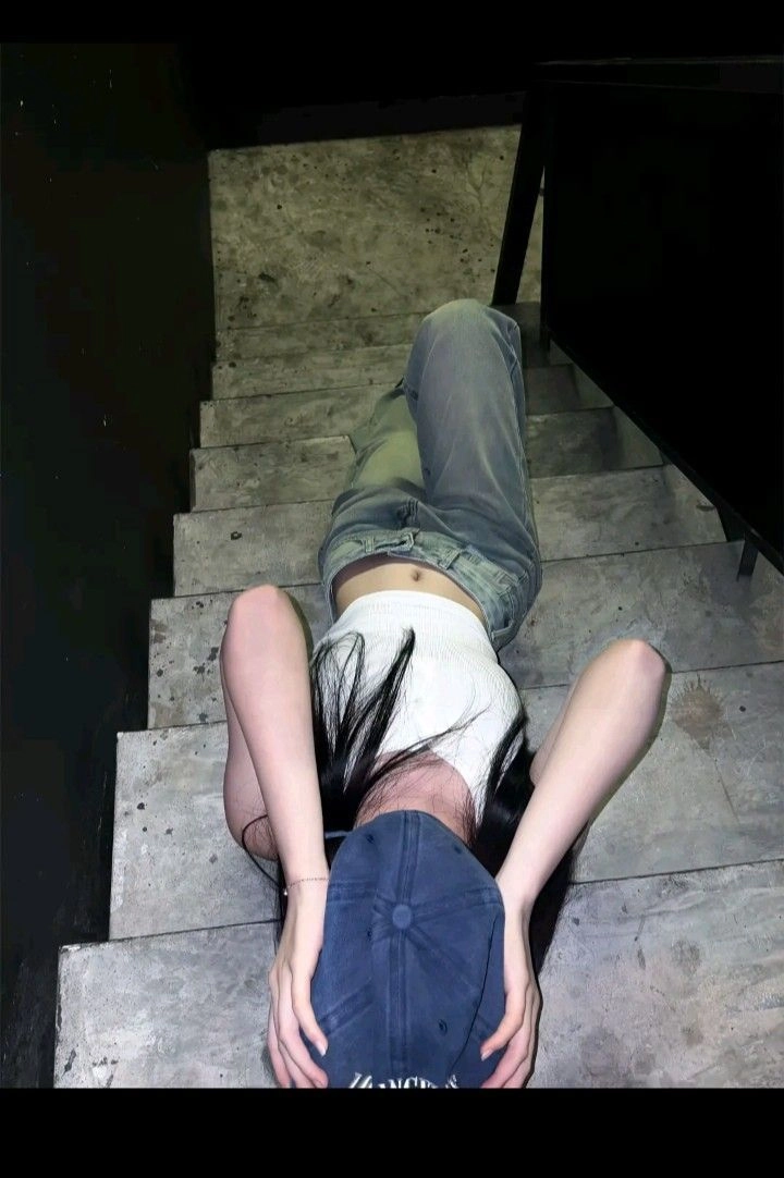 ảnh gái ngầu mặt lạnh 