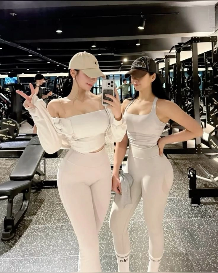 ảnh gái tập gym săn chắc 