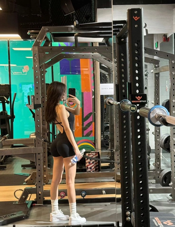 ảnh gái gym tạo dáng gợi cảm 