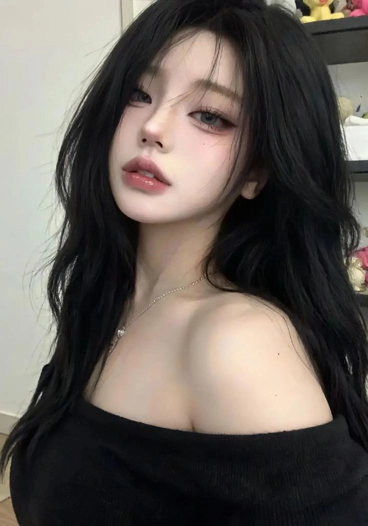 ảnh gái xinh che mặt tóc dài tại công viên 