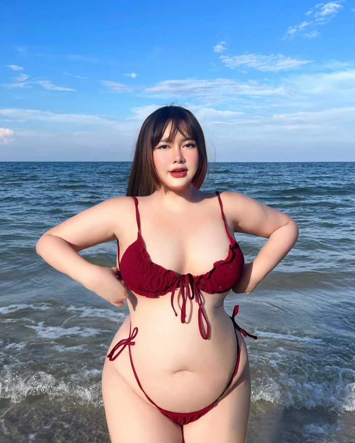 gái múp show hàng
