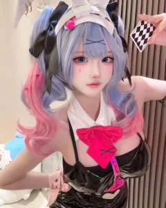 ảnh gái xinh cosplay anime tóc bạch kim cực ngầu