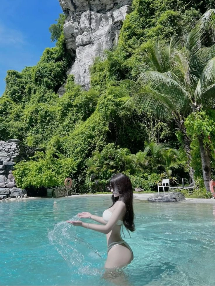 gái xinh khoe body nhẹ nhàng tinh tế 