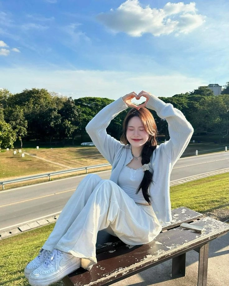 ảnh gái xinh cute dễ thương mặc đồng phục học sinh 