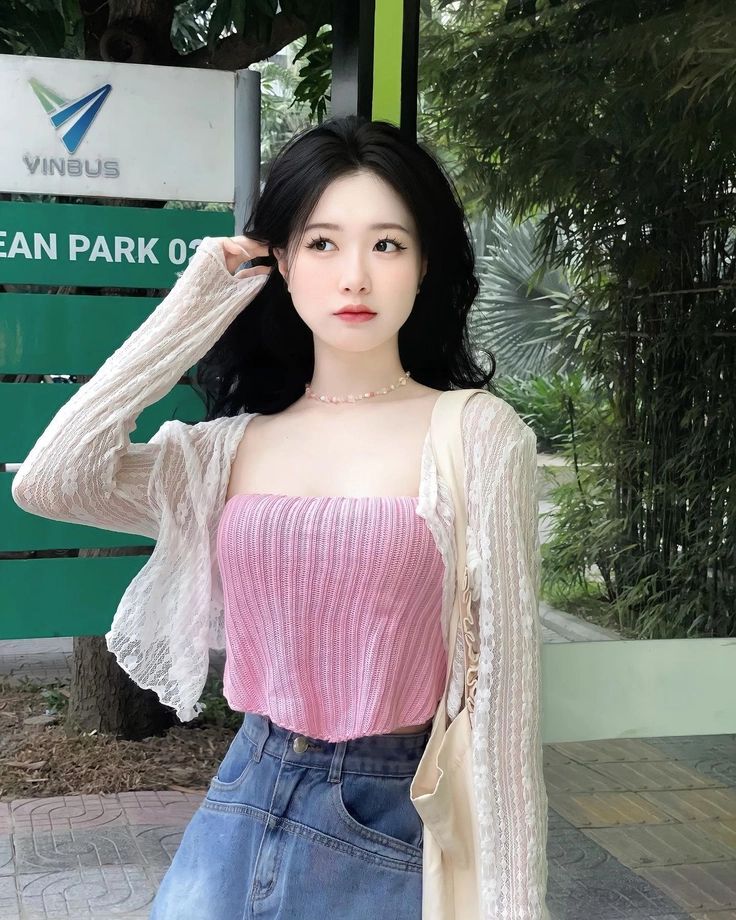 ảnh gái xinh dễ thương tạo dáng selfie 