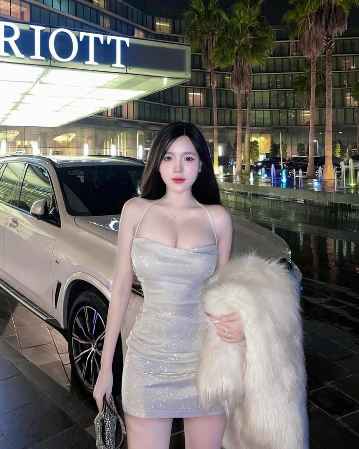 hình nền điện thoại 4k gái xinh tạo dáng 