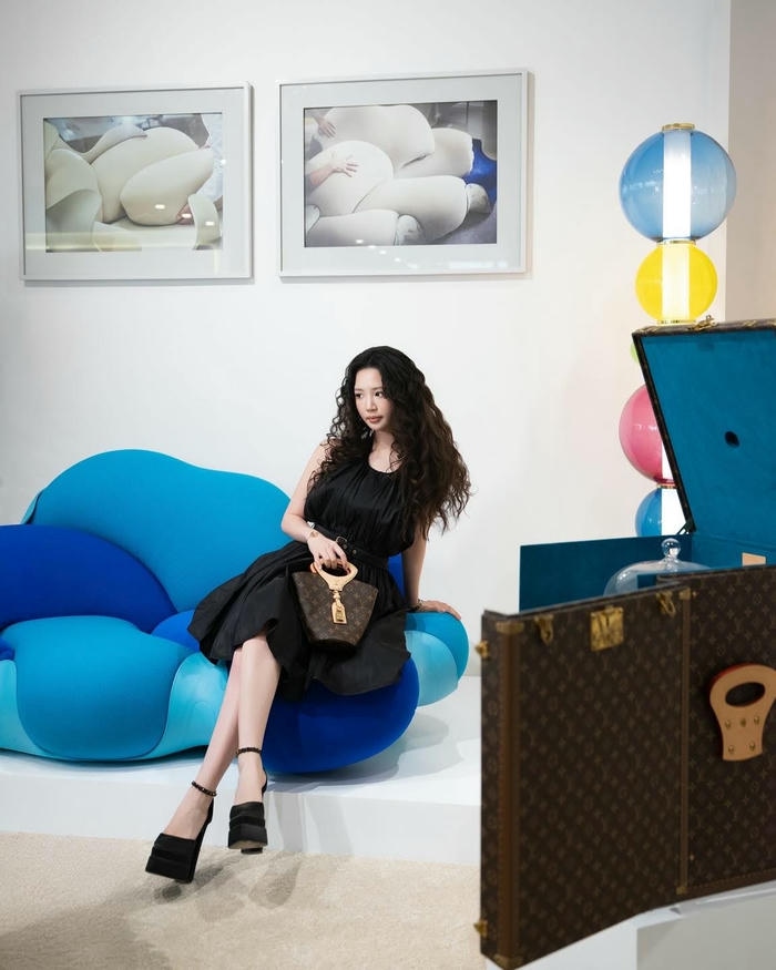 Amee khí chất mềm mại pha nét sexy nhẹ