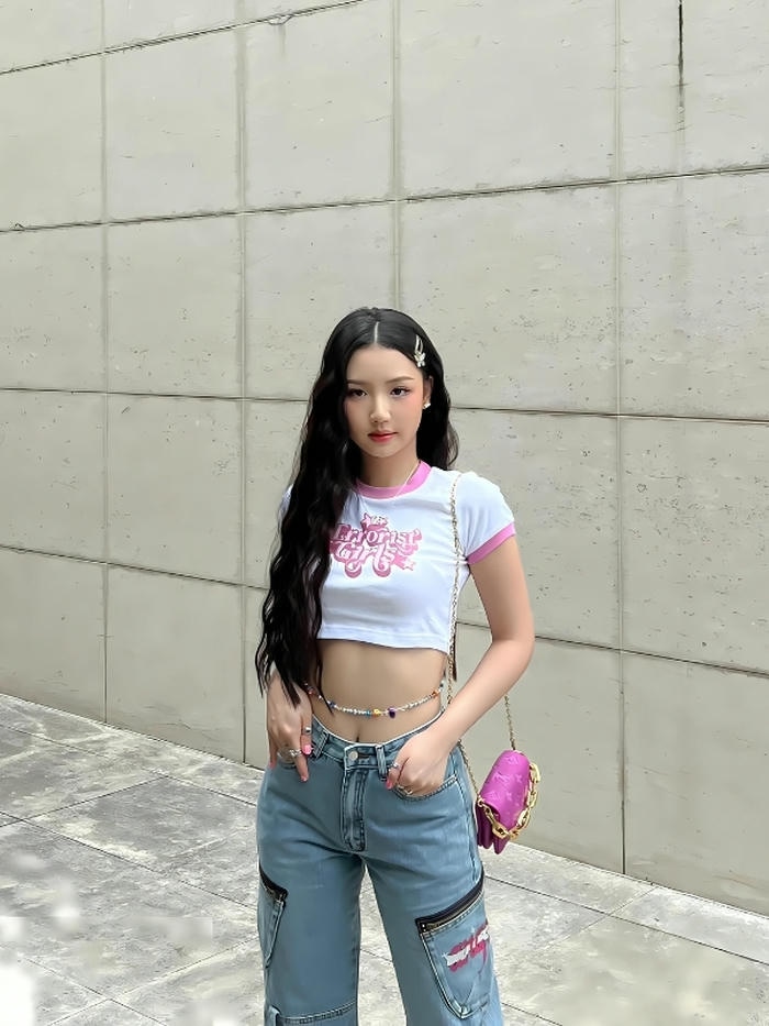 Amee phong cách vừa nhẹ nhàng tinh khôi vừa sexy