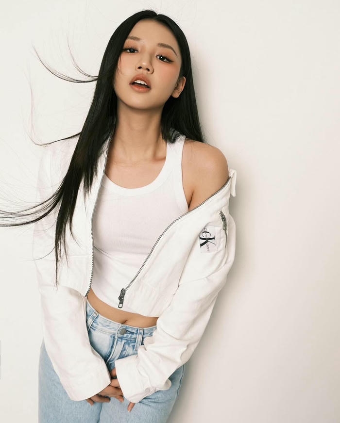 Ảnh sexy của Amee áo trắng tinh khiết