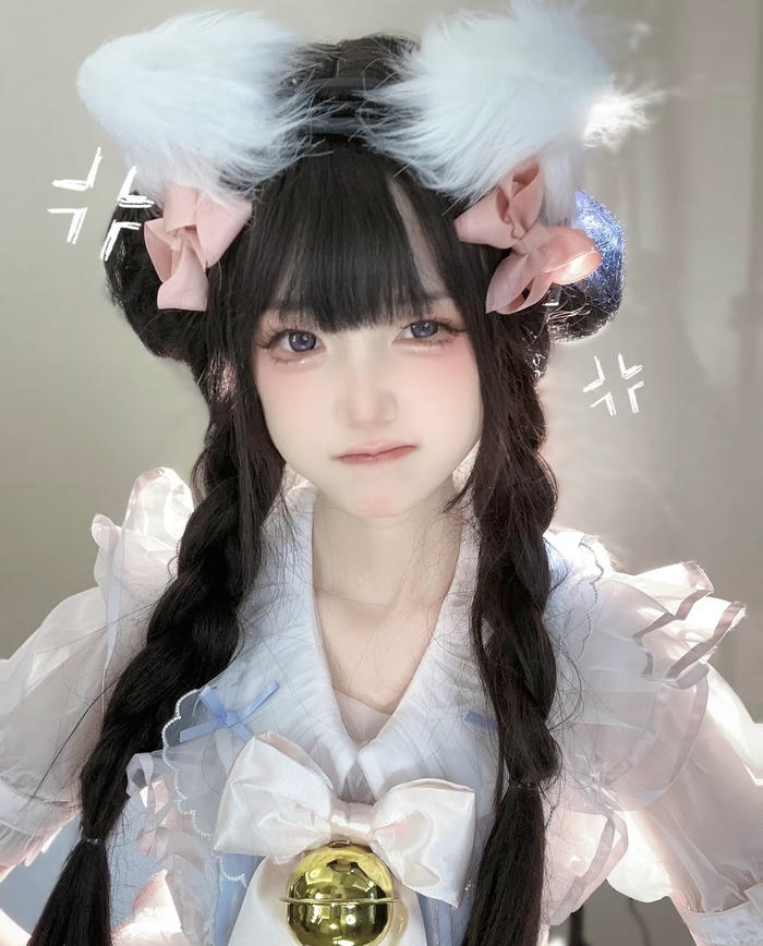 Biểu cảm dễ thương trong cosplay anime