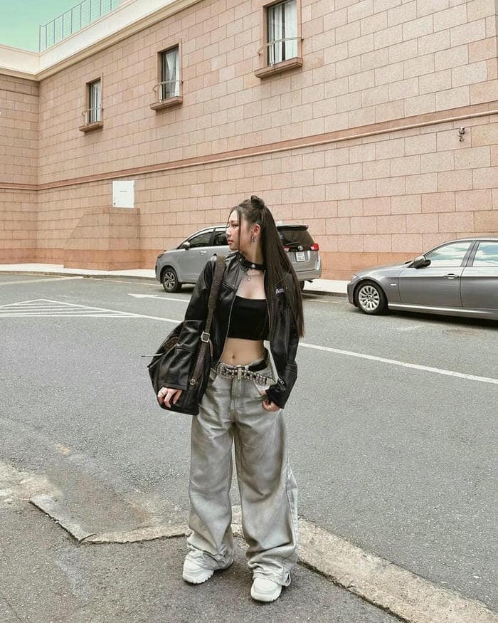 Ca sĩ Amee sexy phong cách hiện đại