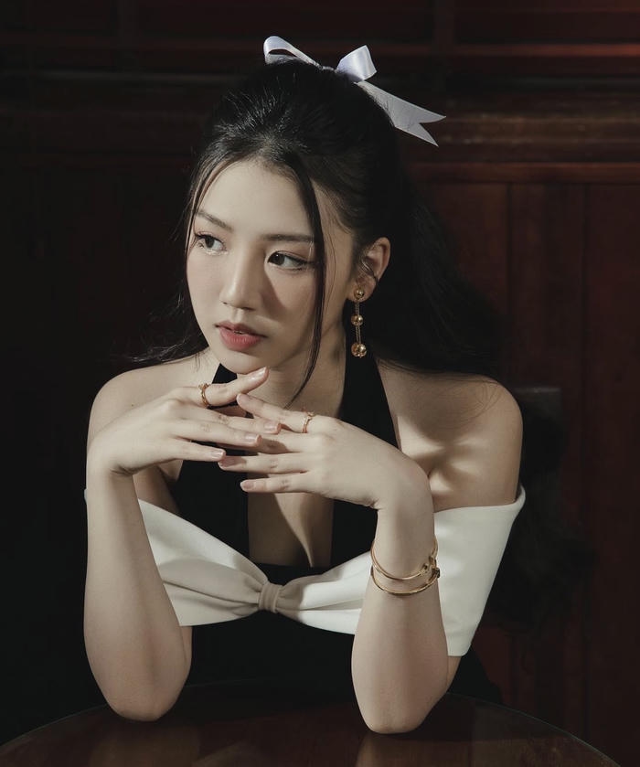 Ca sĩ Amee sexy phong thái sân khấu