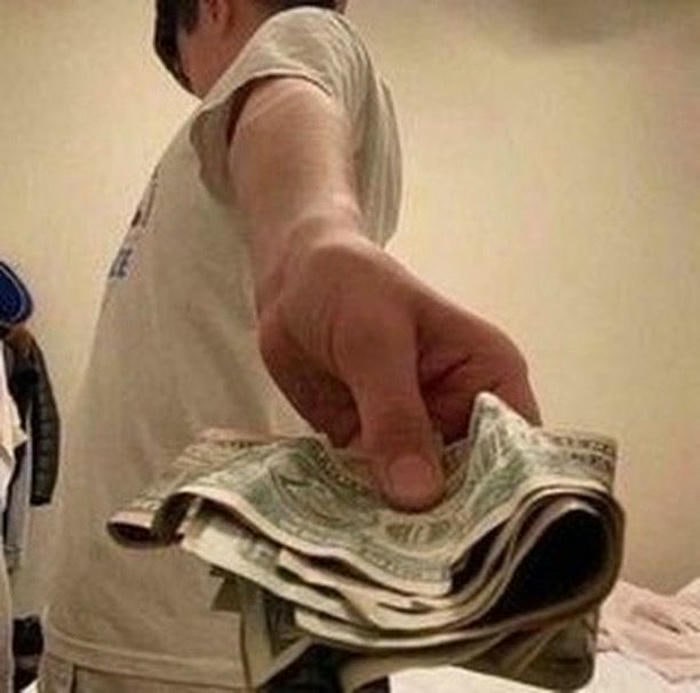 Các ảnh meme tiền lầy lội