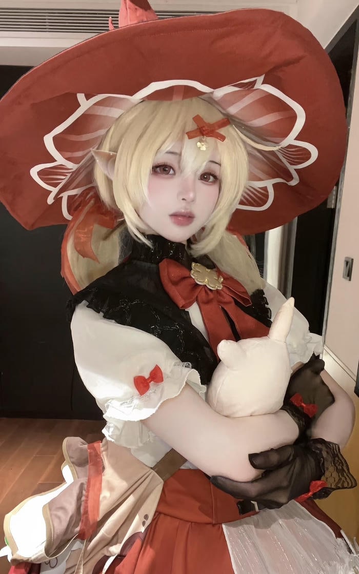 Cô nàng cosplay cute tạo dáng đáng yêu