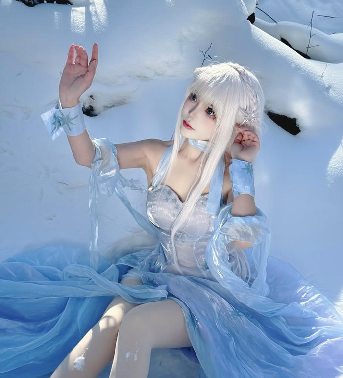 Gái xinh cosplay ánh sáng nghệ thuật