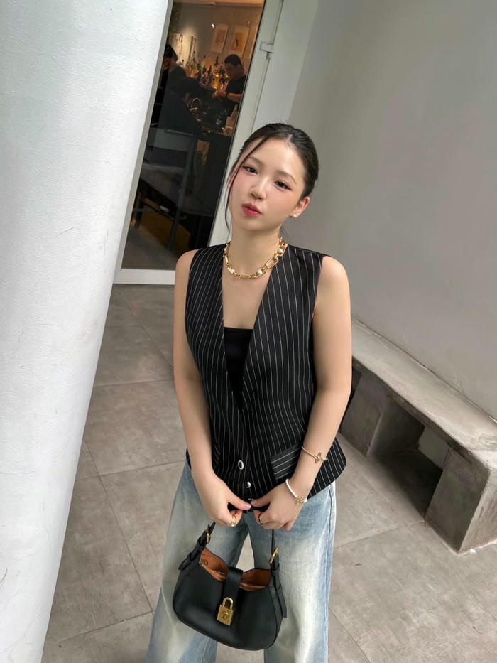 Hình Amee sexy dáng đứng cuốn hút