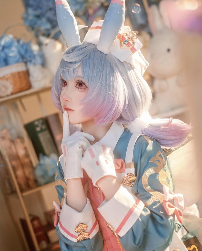 Hình cosplay anime cute chụp cận mặt