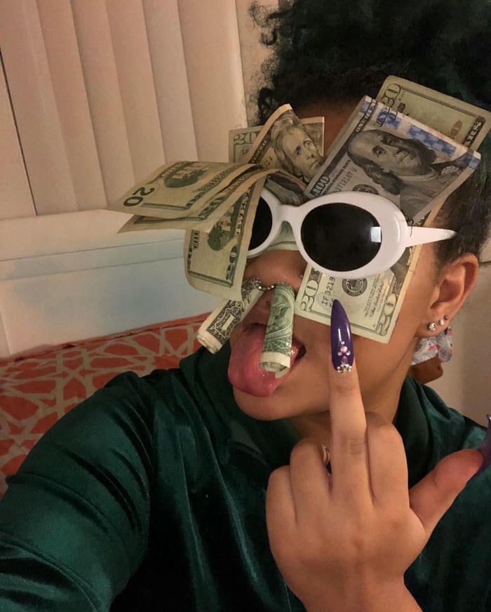 Những ảnh meme tiền vui bùng nổ