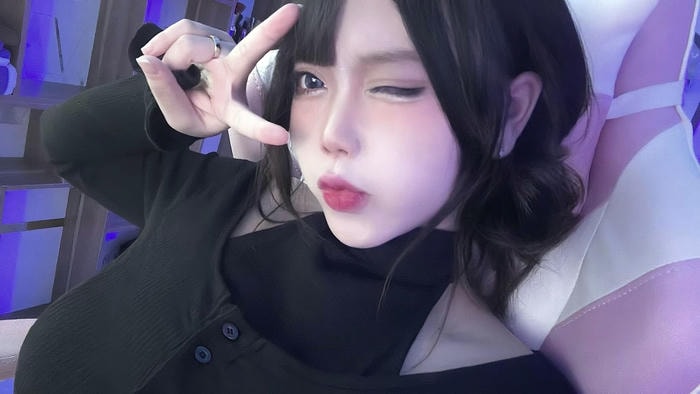 Pi Tiên người thật với body chuẩn