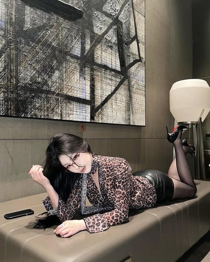 Trang phục thư ký cosplay tinh tế sang trọng