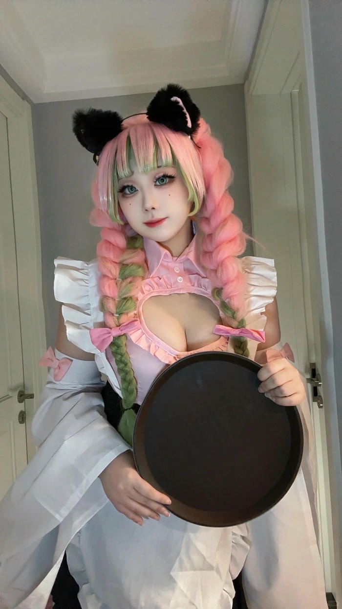 ảnh cosplay Luyến Trụ lung linh