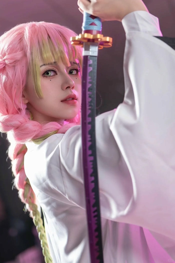 ảnh cosplay Luyến Trụ