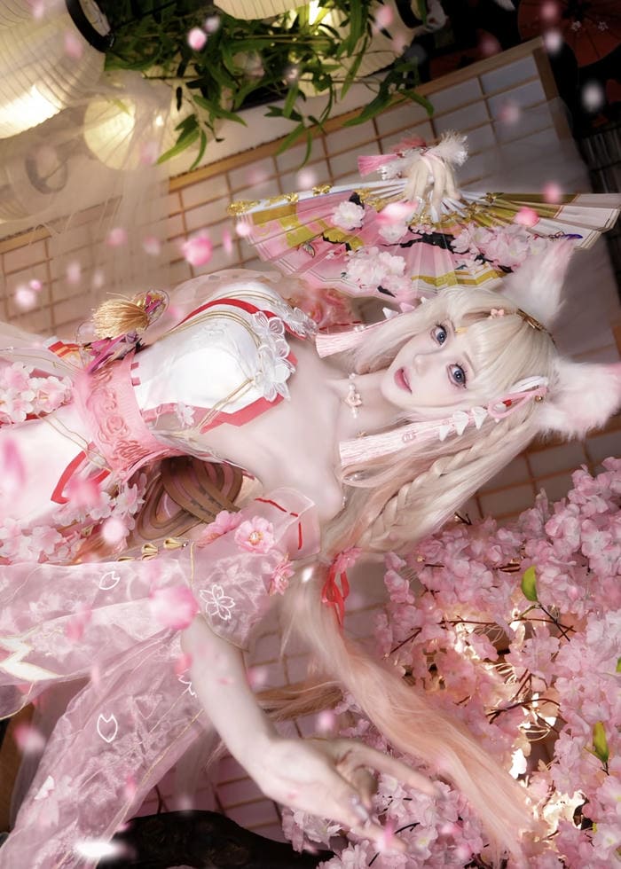 ảnh cosplay anime girl thần sắc lôi cuốn