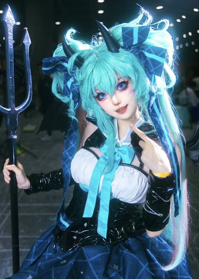 ảnh cosplay anime nữ ánh sáng nghệ thuật