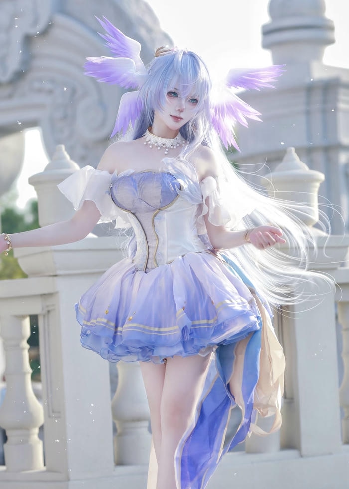 ảnh cosplay anime nữ biểu cảm tự nhiên