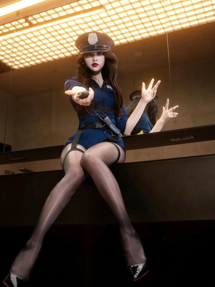 ảnh cosplay cảnh sát độc đáo