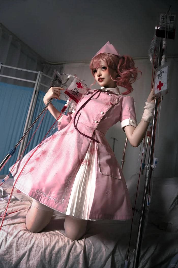 ảnh cosplay y tá dễ thương