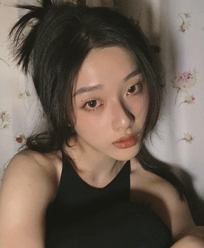 ảnh meme trầm tư