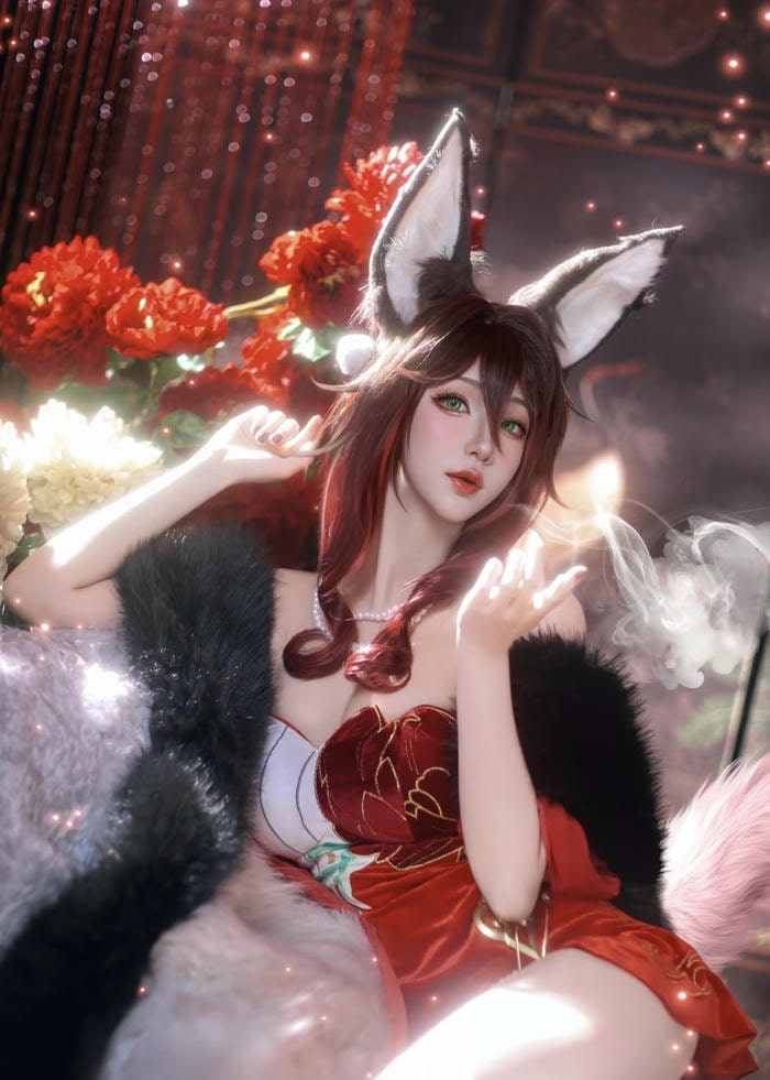 cosplay anime girl tạo dáng chuyên nghiệp