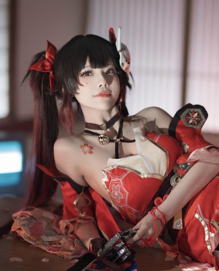 cosplay anime nữ nghệ thuật thanh lịch