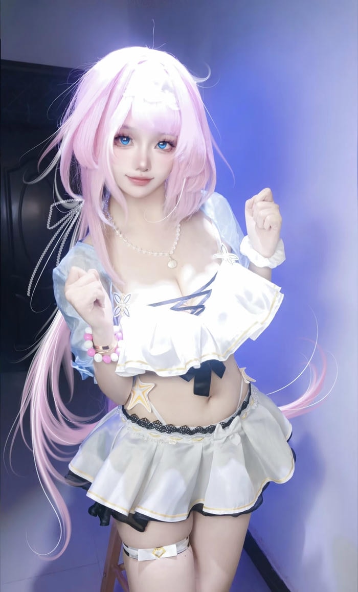 cosplay bikini anime girl rực rỡ