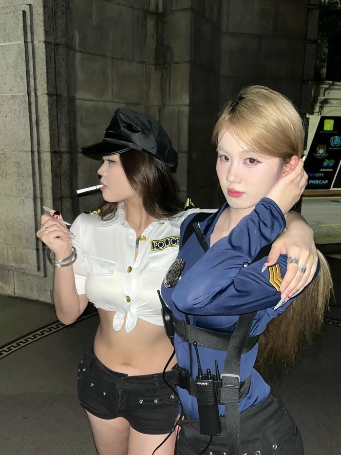 cosplay cảnh sát hiện đại