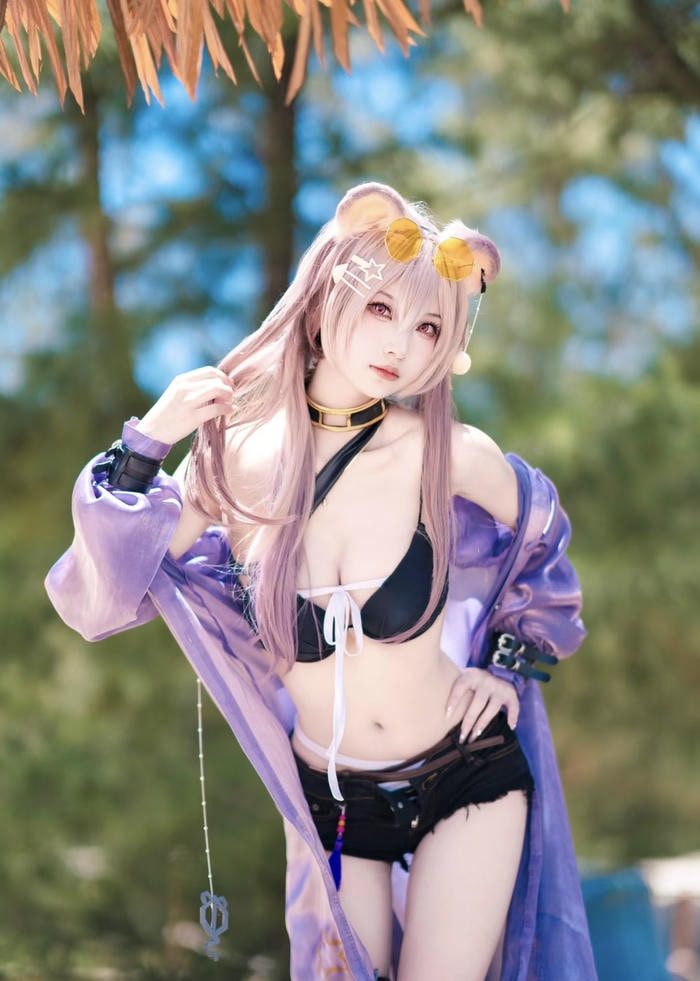 cosplay gái xinh bikini phong cách ngầu