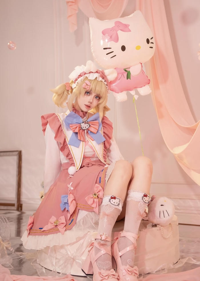 cosplay hầu gái Nhật Bản