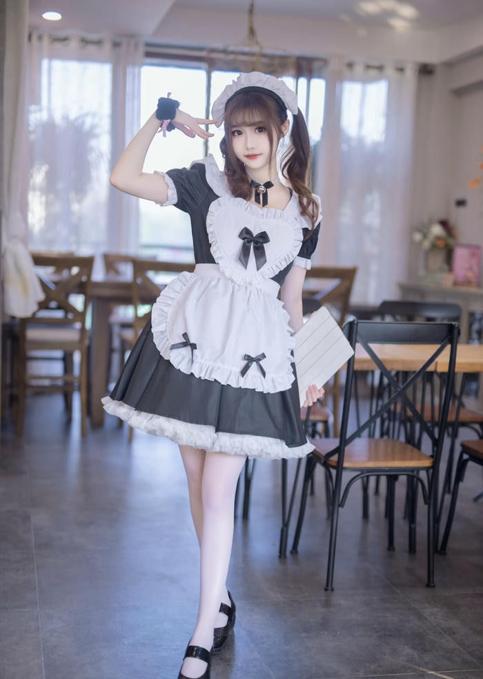 cosplay hầu gái cute