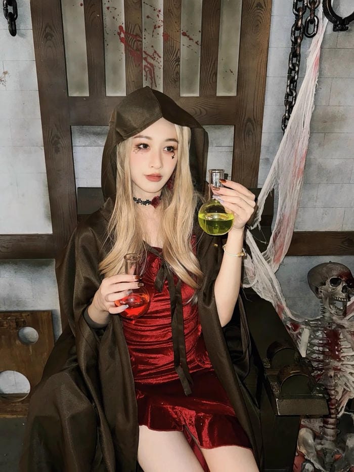 cosplay phù thủy Halloween