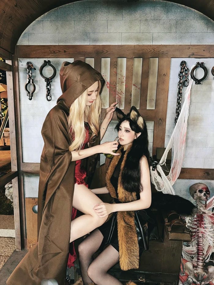 cosplay phù thủy phong cách cổ điển